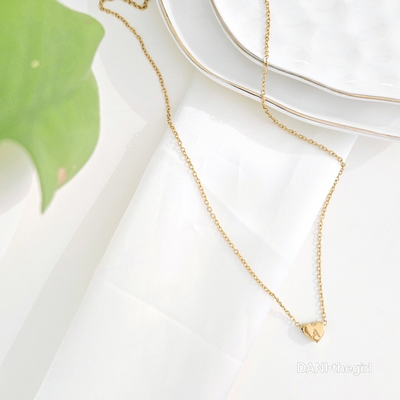 NEW Gold Candy Heart Shape Letter A Engraved Pendant Necklace - Picture 6 of 7